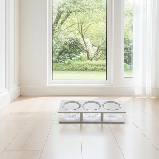 Porta ciotole inclinato in legno – triplo