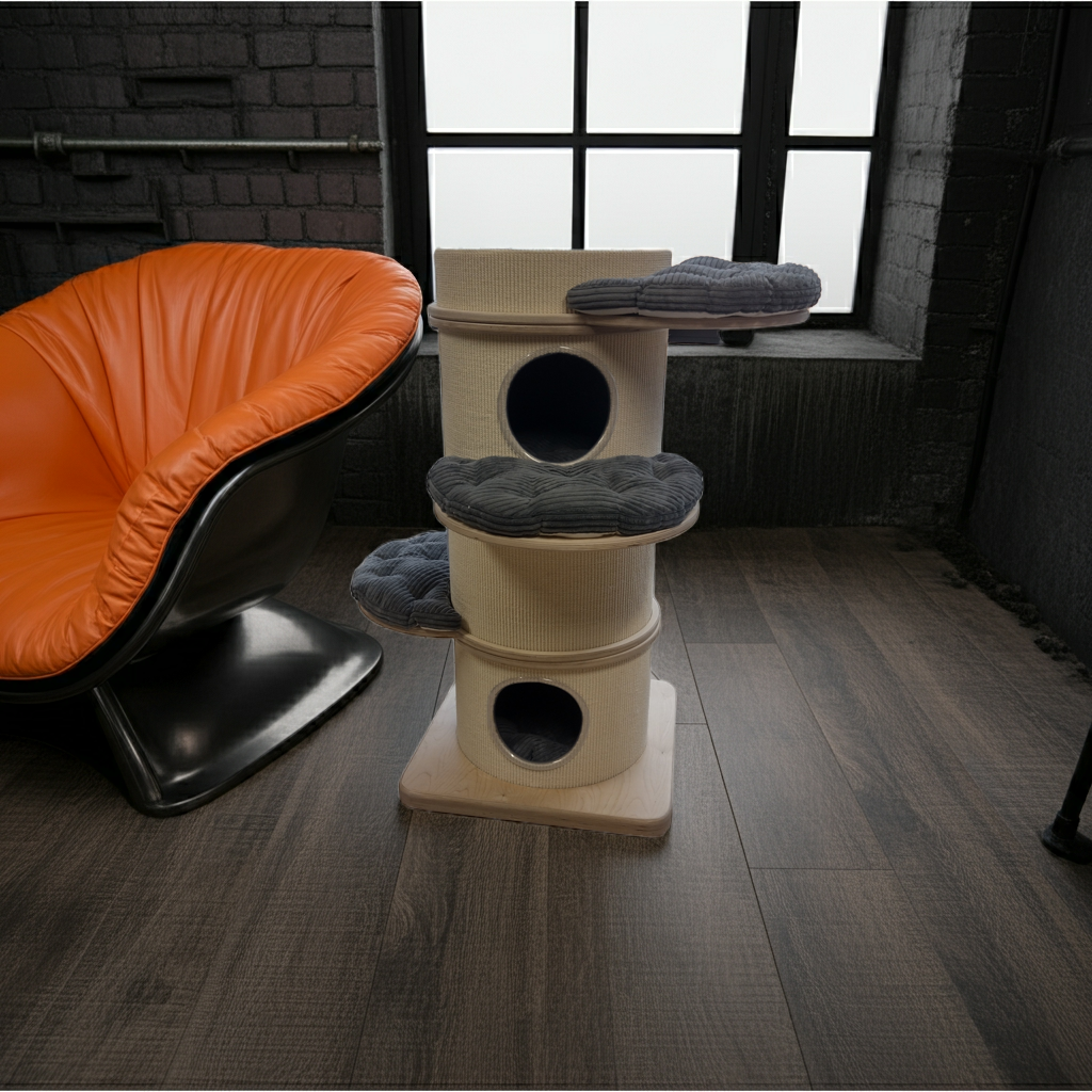 Tiragraffi a colonna in legno con cuscini grigi – Design compatto e raffinato