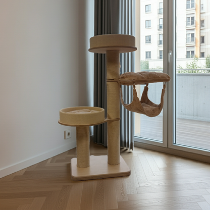 Tiragraffi in legno con amaca e cuscini beige – Robusto ed elegante